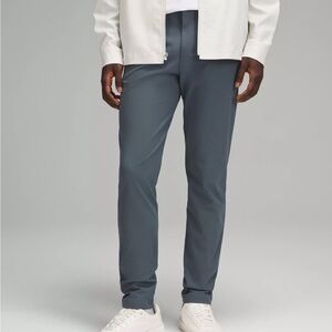 lululemon athletica Men's Chinos in Slate Gray size 32x31